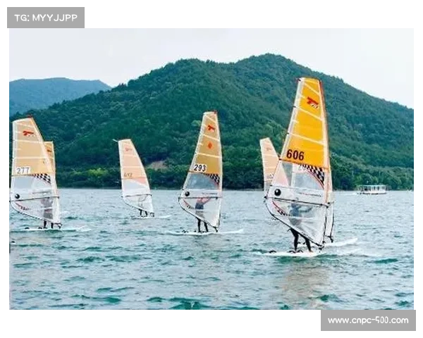 帆板世青赛希腊选手帆体断裂依靠浮筒坚持完赛赢得全场掌声 帆板世青赛希腊选手帆体断裂依靠浮筒坚持完赛赢得全场掌声